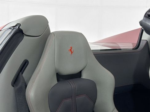 Certified 2013 Ferrari 458 Spider Base image 22