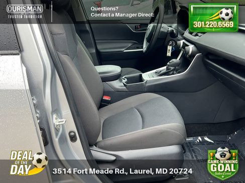Used 2025 Toyota RAV4 LE AWD/4WD image 21