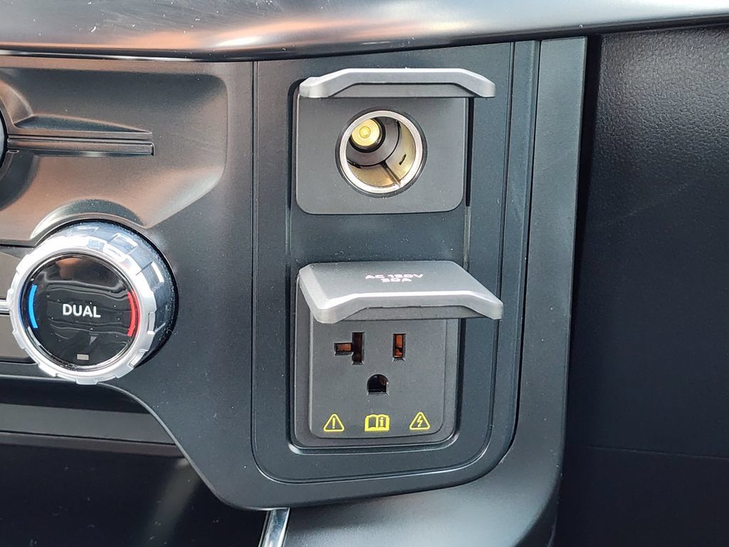 Used 2025 Ford F150 Raptor AWD/4WD image 27