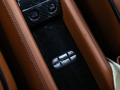 Used 2013 Ferrari 458 Spider image 36