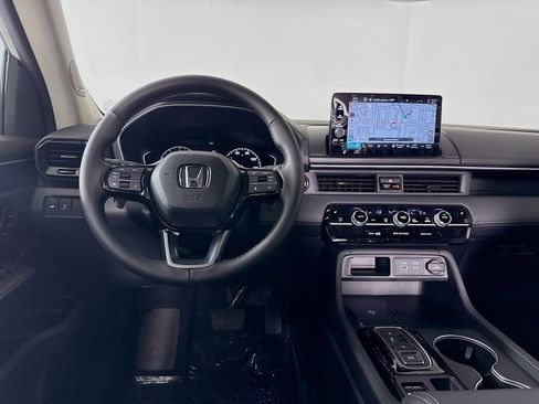 New 2025 Honda Pilot Touring image 28