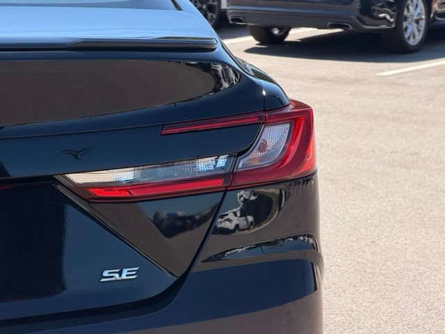 Used 2025 Toyota Camry SE FWD image 11
