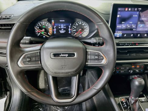 Used 2022 Jeep Compass Trailhawk AWD/4WD image 11