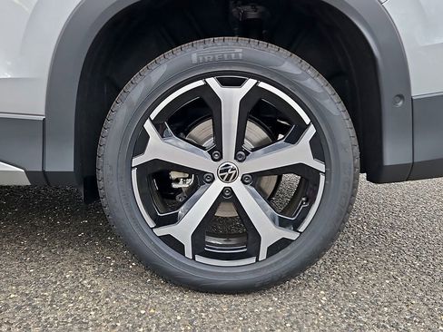 New 2026 Volkswagen Tiguan SE image 8