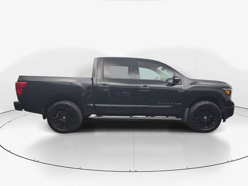 Used 2019 Nissan Titan SL w/ Midnight Edition image 11