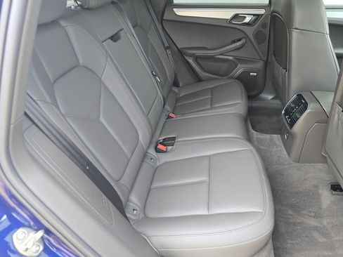 Certified 2022 Porsche Macan AWD/4WD image 20