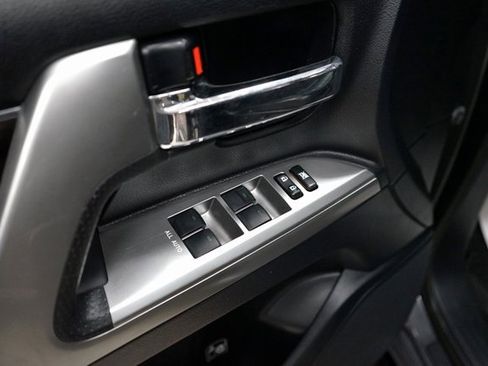 Used 2013 Toyota Land Cruiser image 30