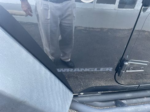 Used 2017 Jeep Wrangler Sport AWD/4WD image 6