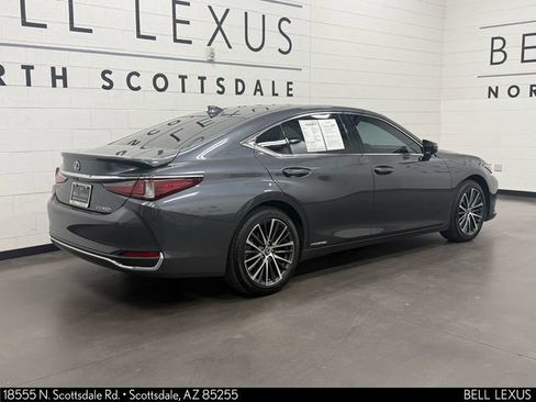 Used 2022 Lexus ES 300h w/ Premium Package image 4
