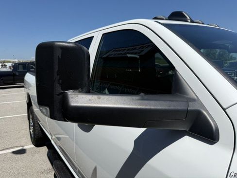 Used 2022 RAM 2500 Tradesman w/ Chrome Appearance Group AWD/4WD image 23