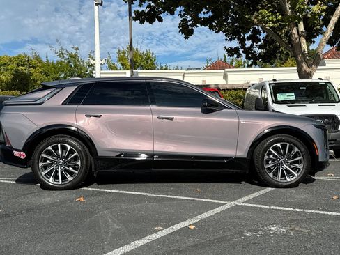 Used 2024 Cadillac Lyriq Sport AWD/4WD image 3