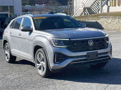 New 2024 Volkswagen Atlas Cross Sport SEL R-Line