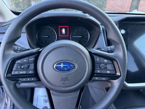 Used 2025 Subaru Crosstrek 2.0i Premium image 9