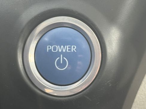 Used 2024 Toyota Sienna XLE image 7