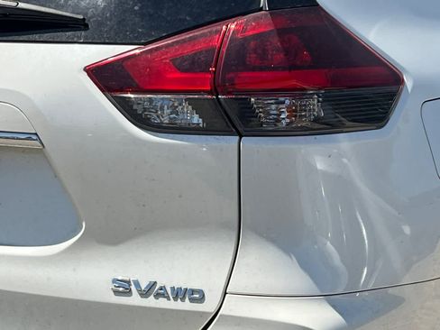 Used 2019 Nissan Rogue SV w/ Sun & Sound Touring Package AWD/4WD image 13