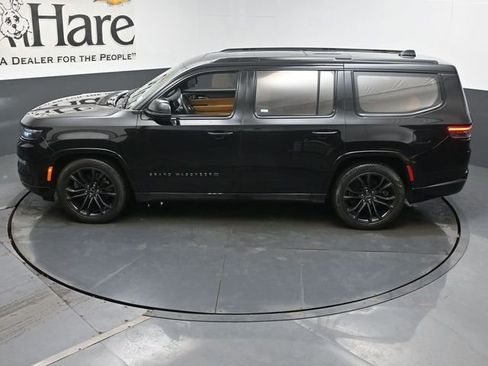 Used 2023 Jeep Grand Wagoneer Series III AWD/4WD image 45