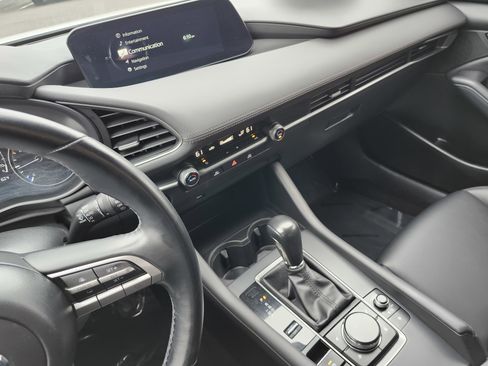 Used 2021 MAZDA MAZDA3 s image 30