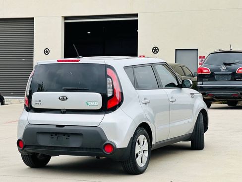 Used 2015 Kia Soul FWD image 10