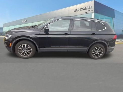 Used 2020 Volkswagen Tiguan SE image 1