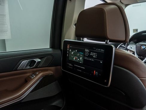 Used 2020 BMW X7 xDrive50i w/ Dynamic Handling Package AWD/4WD image 32