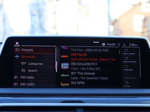 Used 2022 BMW 750i xDrive w/ M Sport Package image 38