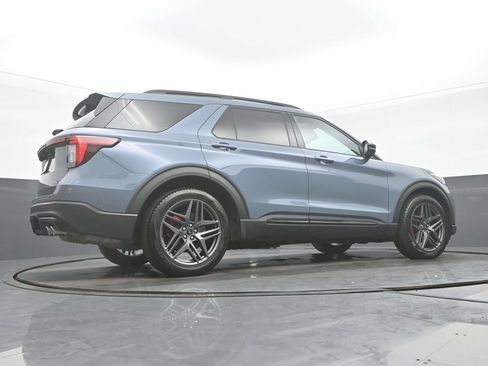 Used 2025 Ford Explorer ST AWD/4WD image 34