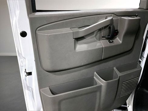 Used 2020 Chevrolet Express 3500 LT w/ LT Preferred Equipment Group image 19