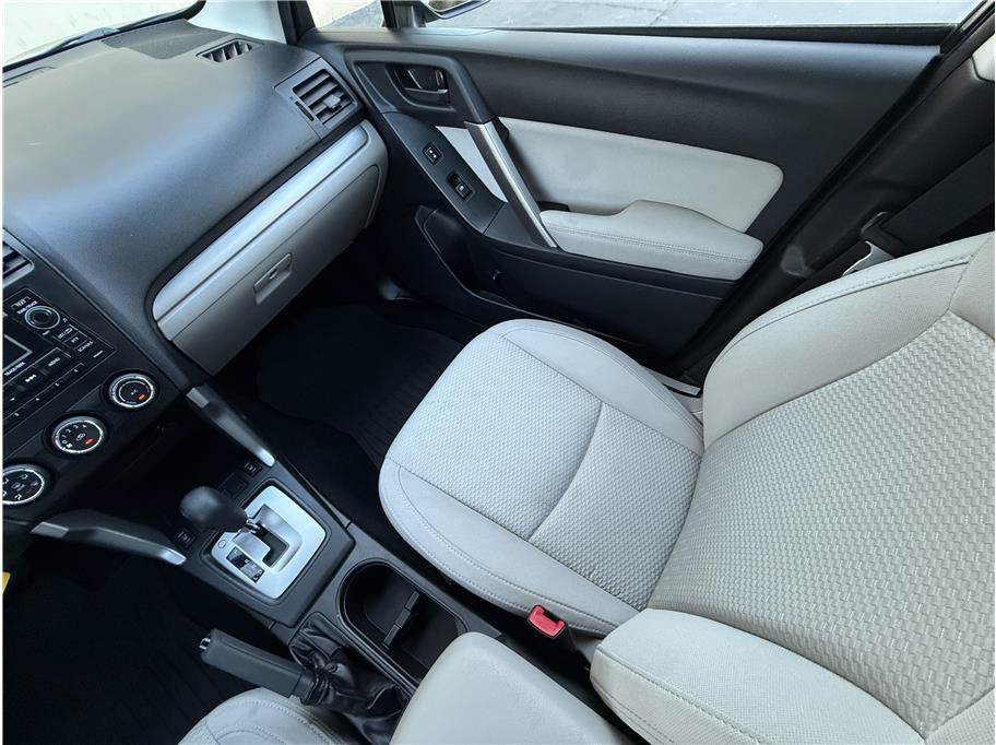 Used 2015 Subaru Forester 2.5i Premium w/ All-Weather Package AWD/4WD image 11