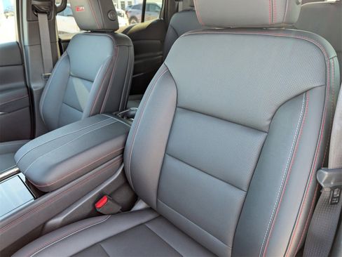 New 2026 Chevrolet Traverse Z71 w/ Enhanced Driving Package image 16