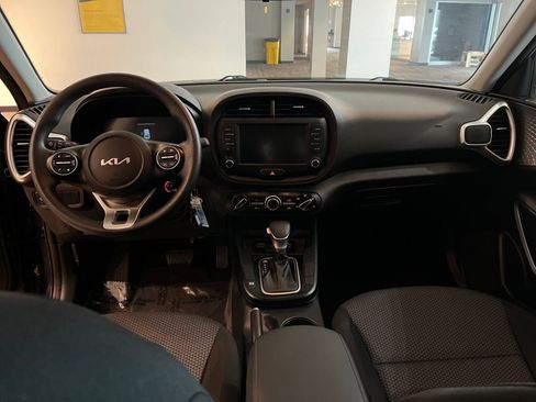 Used 2025 Kia Soul LX w/ LX Technology Package image 32