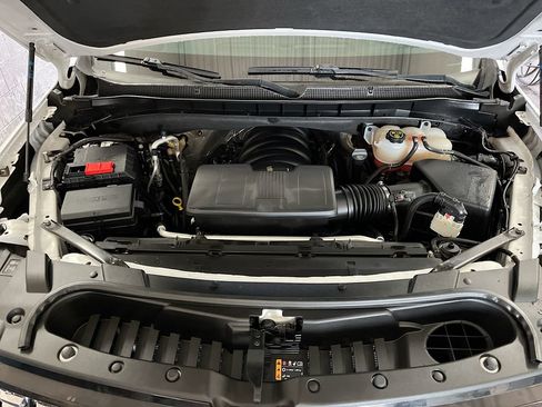 Used 2023 Chevrolet Suburban High Country w/ Advanced Technology Package AWD/4WD image 34