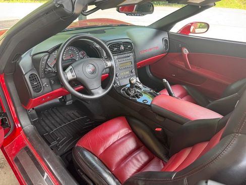 Used 2009 Chevrolet Corvette Convertible w/ Preferred Equipment Group RWD image 18