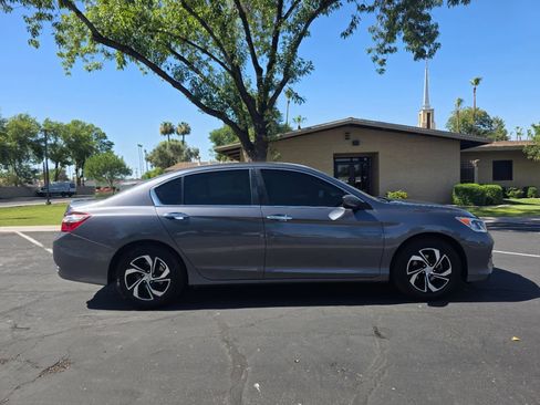 Used 2017 Honda Accord LX image 3