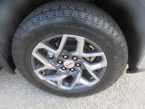 Used 2025 GMC Sierra 1500 SLT w/ SLT Premium Plus Package AWD/4WD image 9