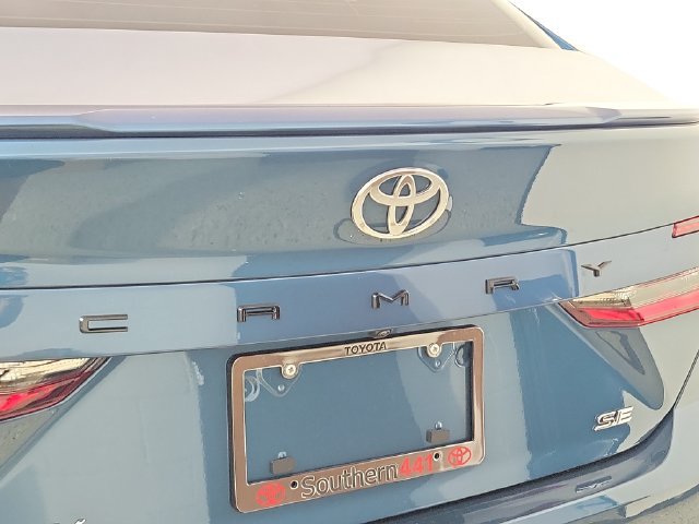 Used 2026 Toyota Camry SE FWD image 9