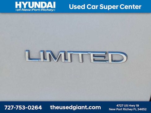 Used 2018 Chrysler Pacifica Limited image 15