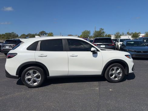 Used 2023 Honda HR-V LX image 8