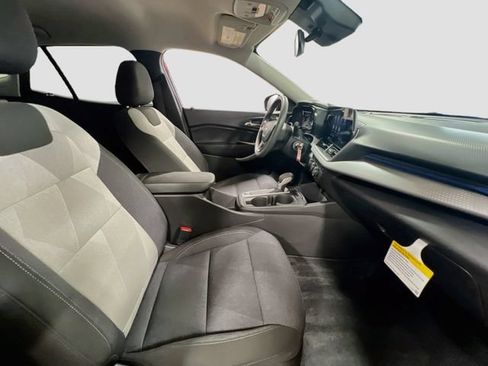 Used 2024 Chevrolet Trax LS w/ LS Convenience Package FWD image 27