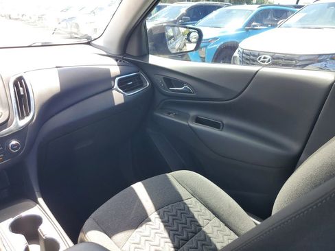 Used 2023 Chevrolet Equinox LT FWD image 16