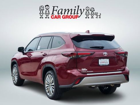 New 2026 Toyota Highlander Platinum AWD/4WD image 3