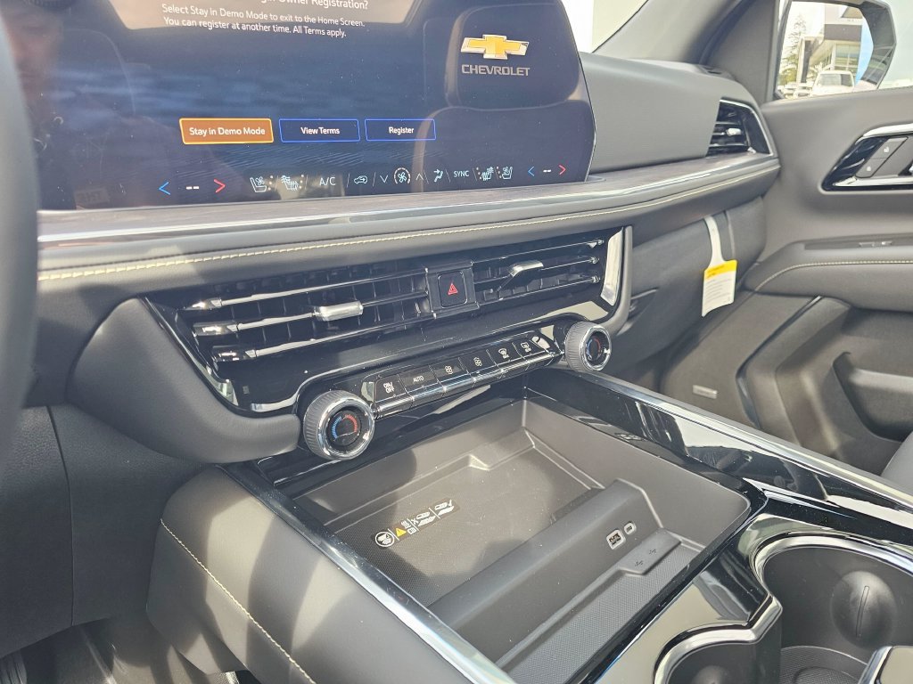 New 2026 Chevrolet Suburban Premier AWD/4WD image 27