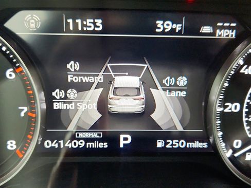 Used 2024 Mitsubishi Outlander FWD image 21