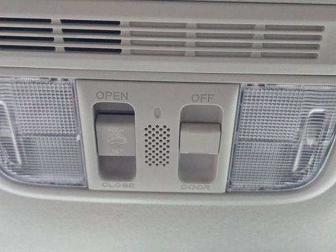 Used 2020 Honda HR-V Touring image 36