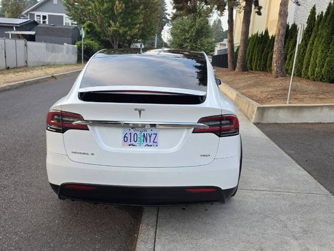 Used 2017 Tesla Model X 75D AWD/4WD image 7