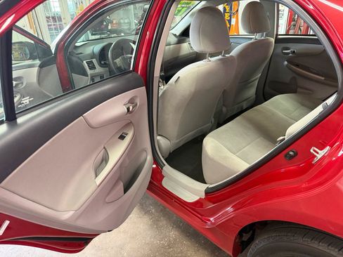 Used 2012 Toyota Corolla LE FWD image 17