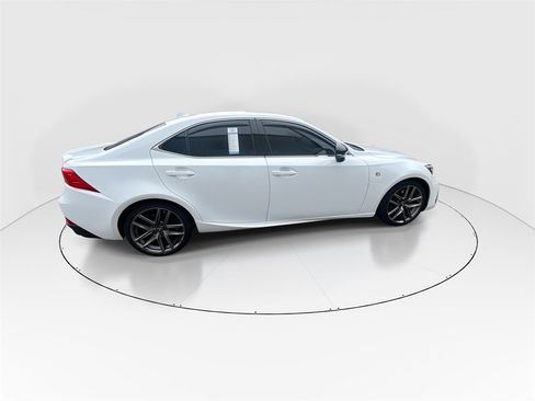 Used 2019 Lexus IS 300 AWD image 9