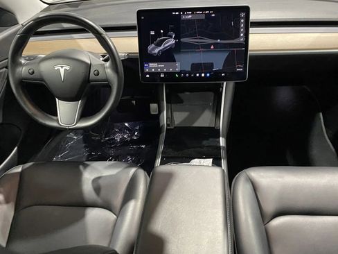 Used 2018 Tesla Model 3 Mid Range image 5