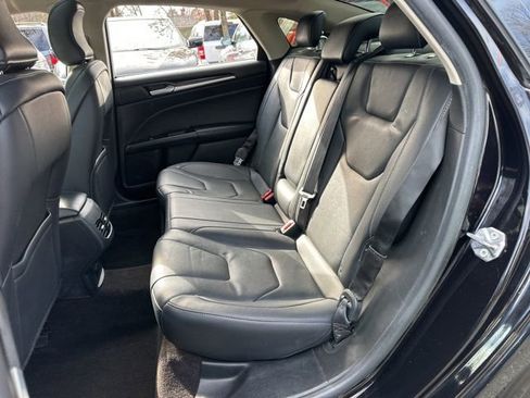 Used 2019 Ford Fusion Titanium image 8