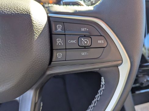 New 2025 Jeep Grand Cherokee L Altitude image 12