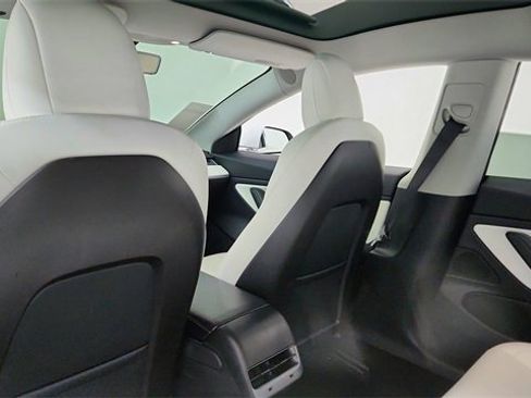 Used 2019 Tesla Model 3 Standard Range Plus image 29